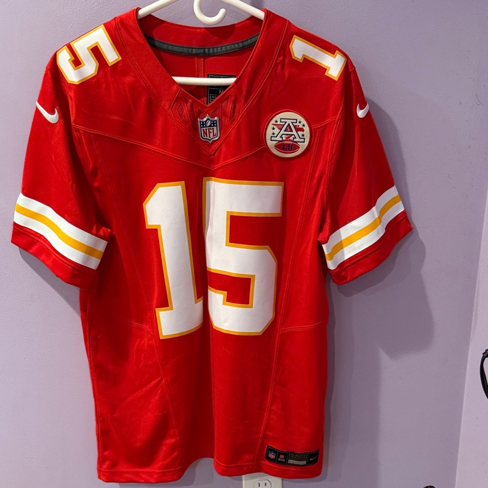 Nike Men's Red Kansas City Chiefs Game Jersey - Patrick Mahomes #15 - Medium